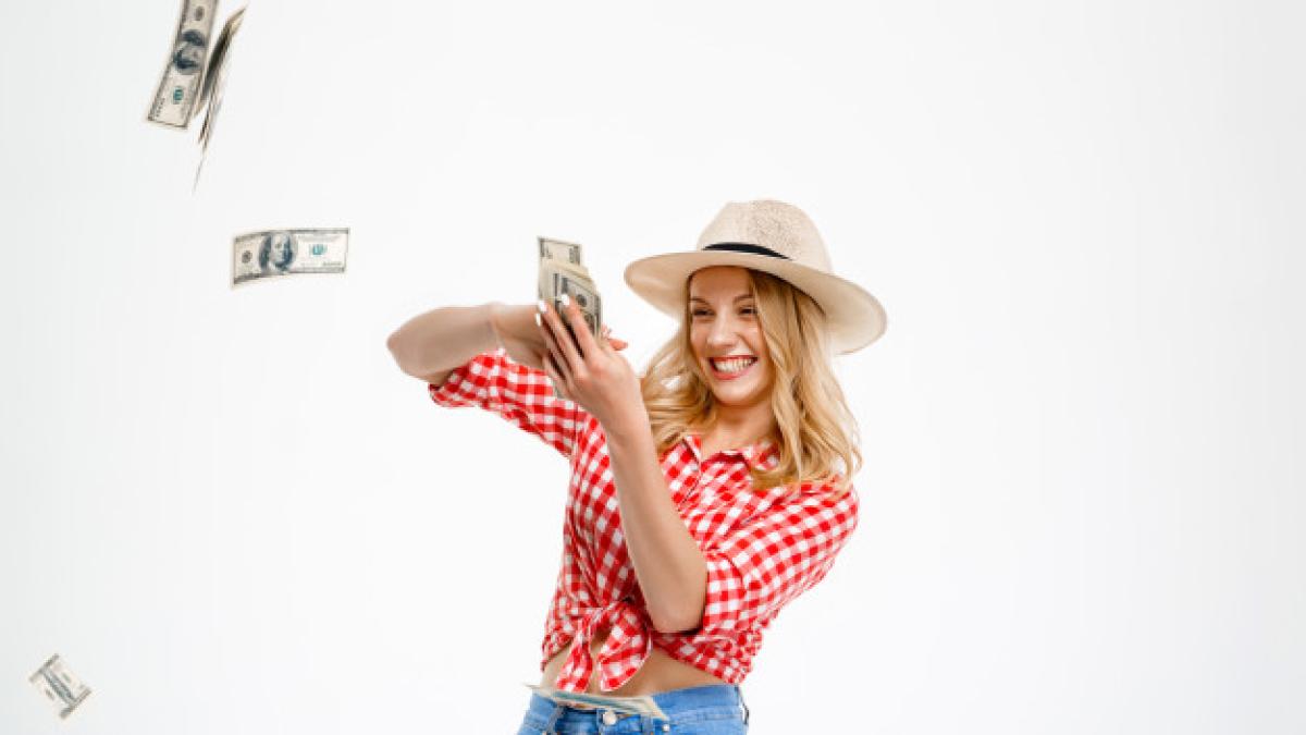 portrait_country_woman_throwing_money_white_176420_4844_81162700