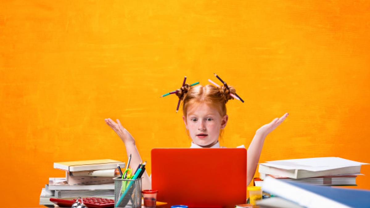 redhead_teen_girl_with_lot_books_home_studio_shot_155003_14654_74569800