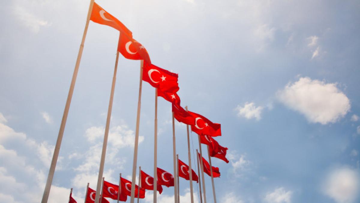 turkish_flags_with_blue_sky_turkish_patriotism_concept_turkish_symbols_concept_107870_351_84081200