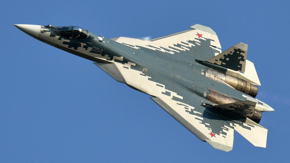 Demonstrație de forță a unui avion de luptă SU-57 VIDEO