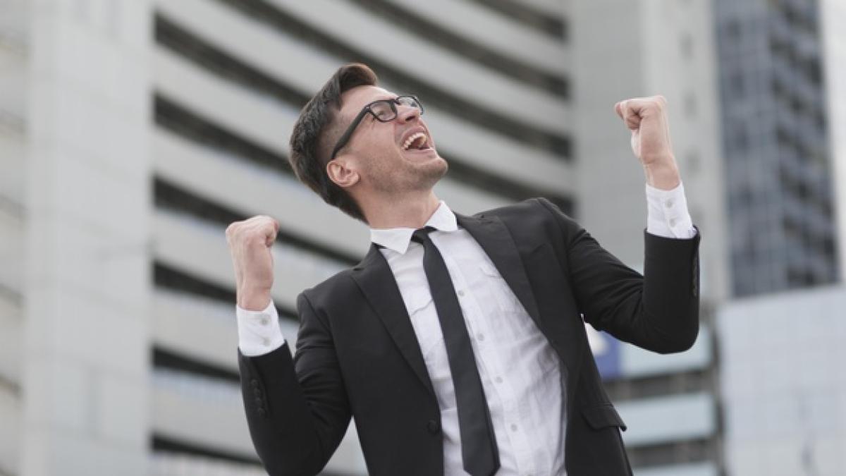 portrait_modern_man_happy_23_2148514878_51339600