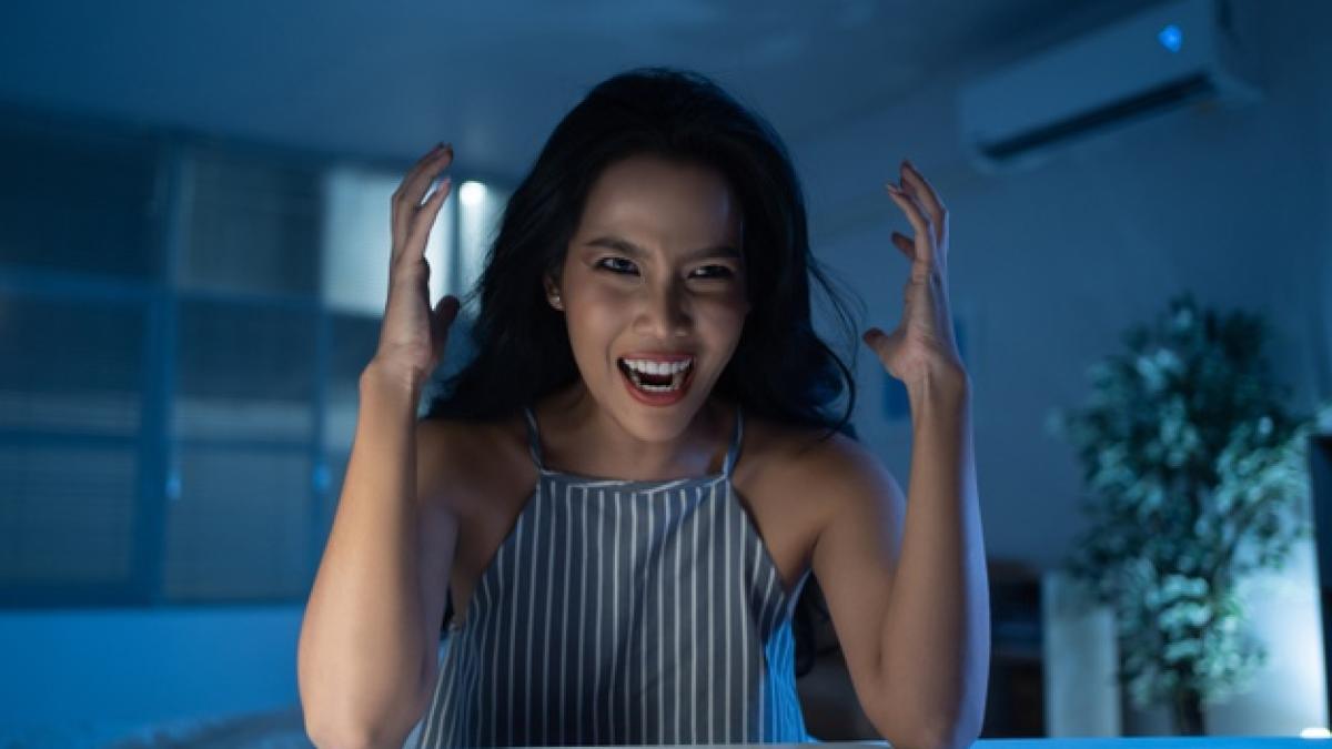 asian_woman_with_depression_she_is_stressed_crazy_46139_1719_55199800