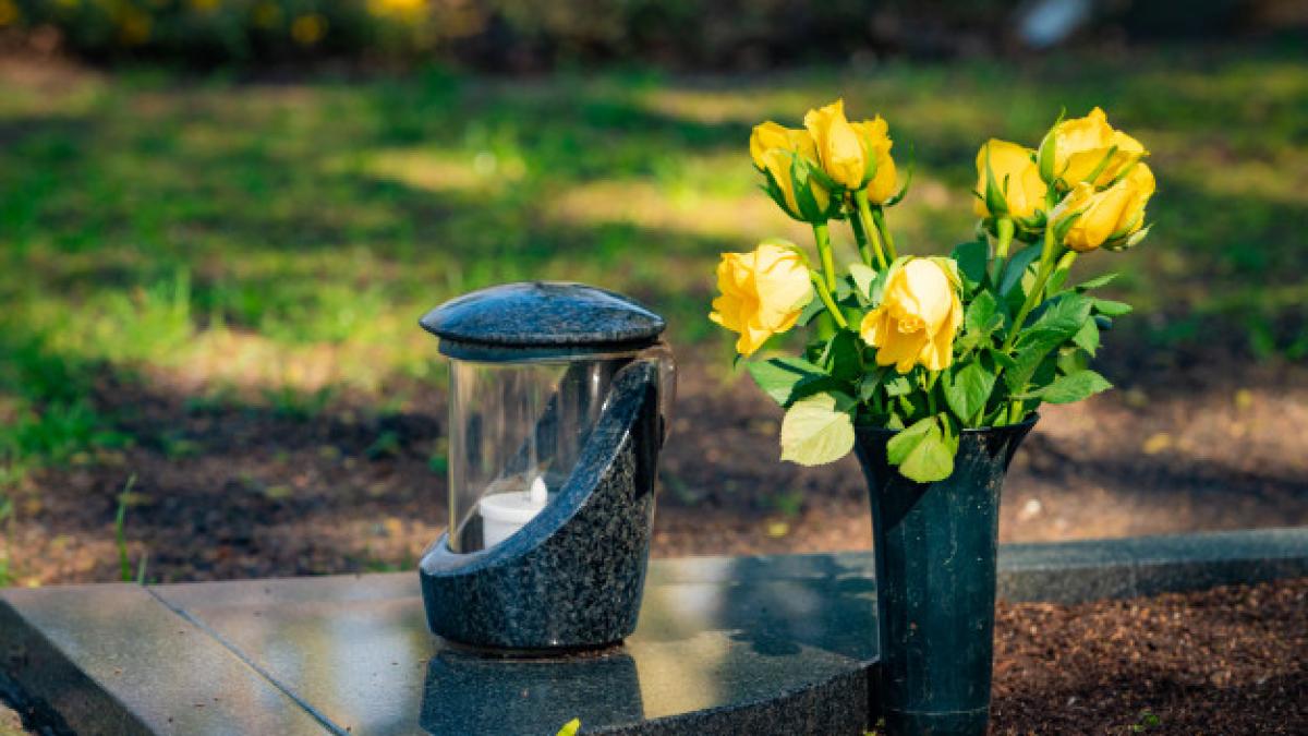 flori_mormant_36364700