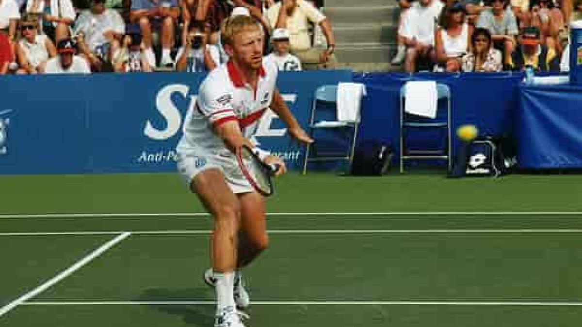 standard_compressed_boris_becker_in_action_00717000