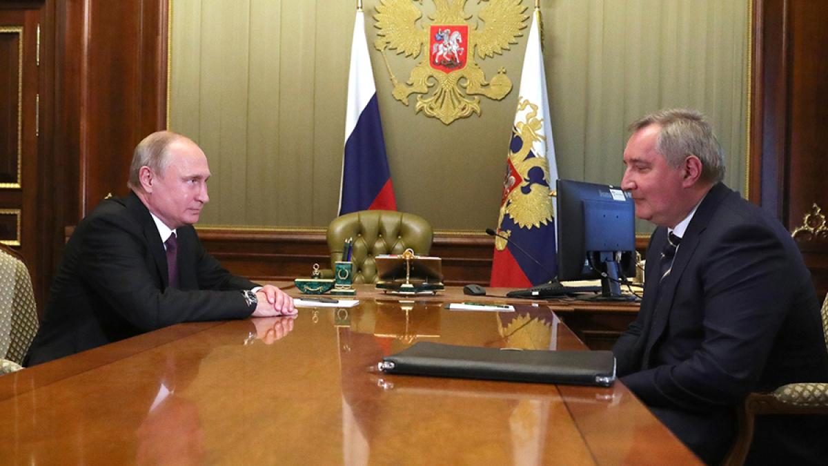 vladimir_putin_si_dmitri_rogozin_69299800