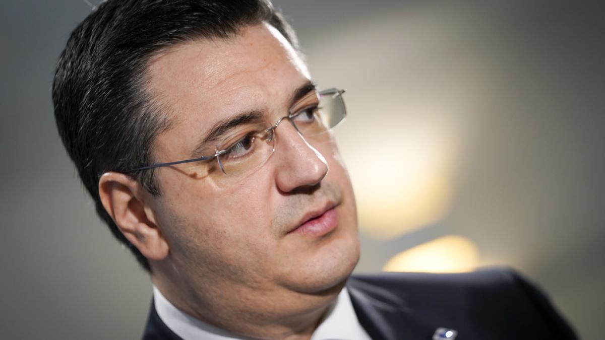 apostolos_tzitzikostas_47529200