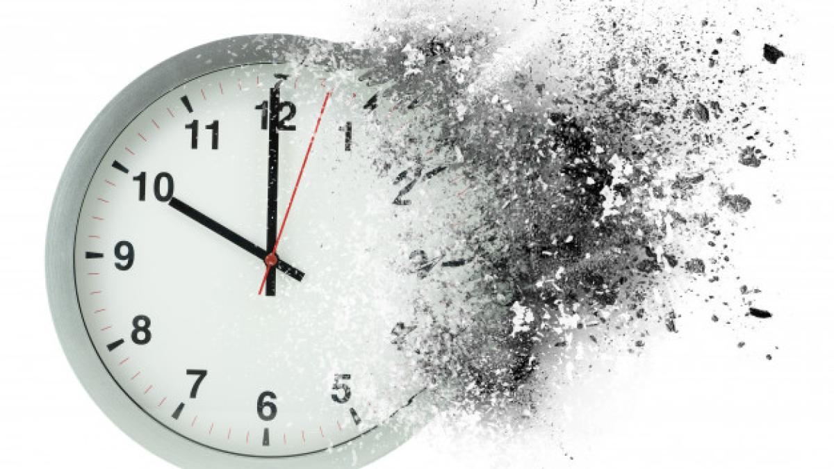 time_passes_dissolves_concept_vanishing_time_76506_67_14520500