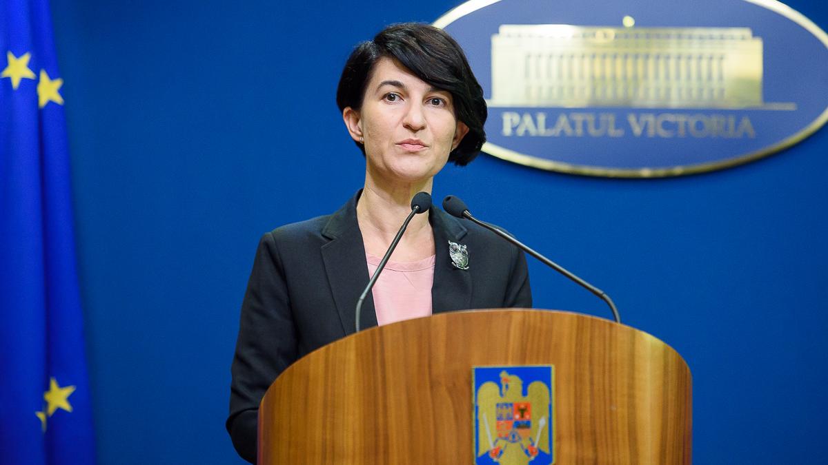 violeta_alexandru_00694600