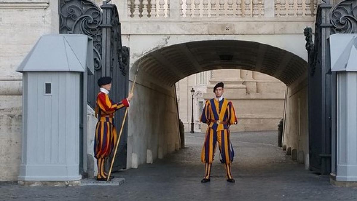 swiss_guard_1128857_640_57523700