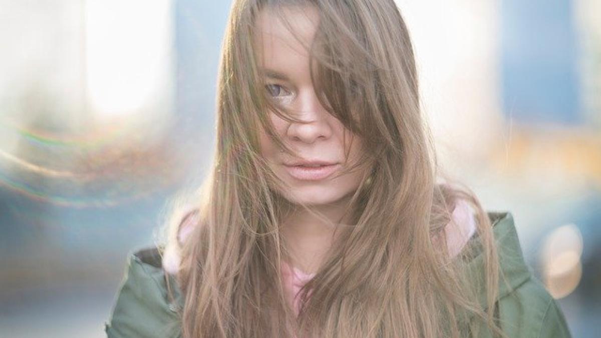 portrait_of_a_girl_in_the_city_4933116_640_48591500