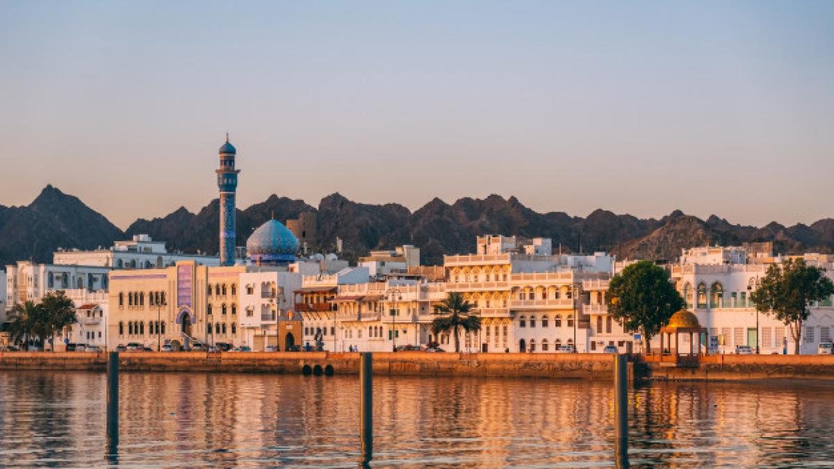 sunrise_muscat_oman_105865_1369_26971600