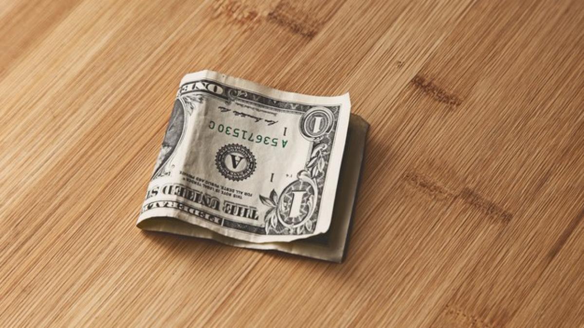 top_view_american_dollar_bill_wooden_surface_181624_13801_40937600