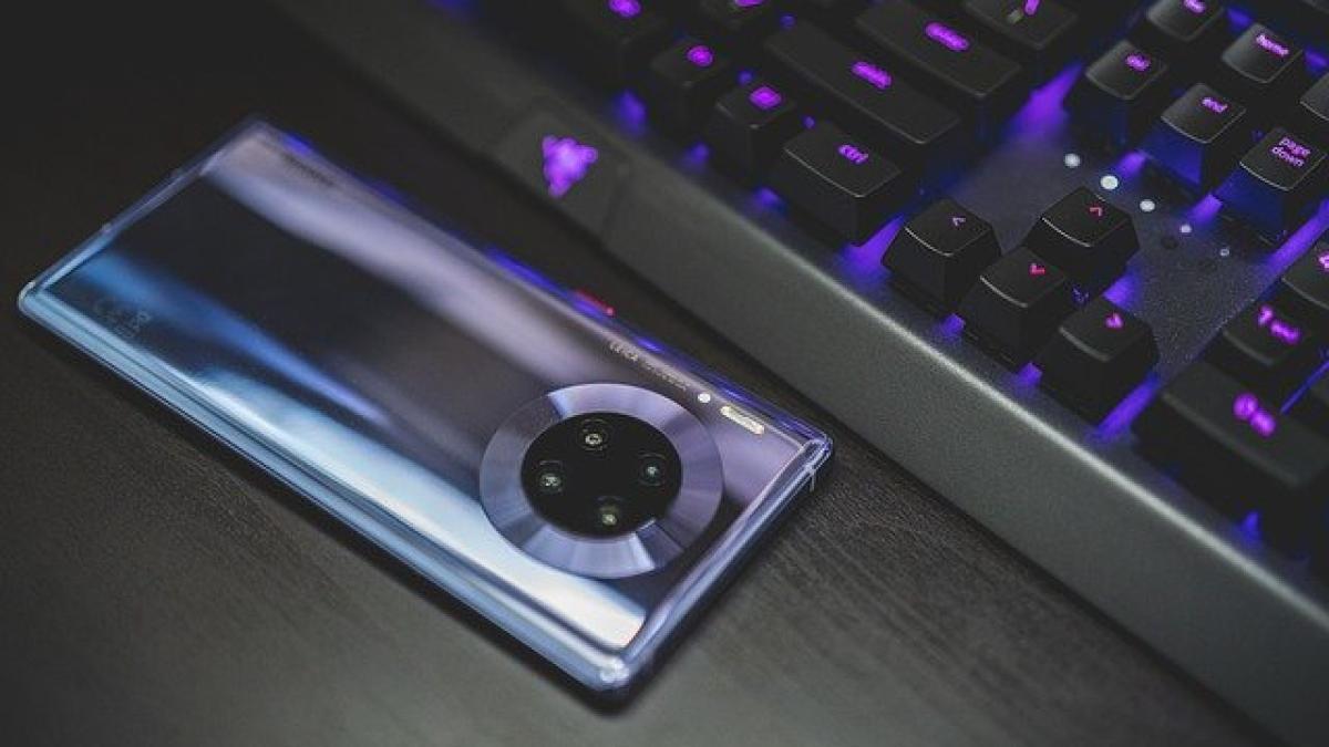 handphone_4759481_640_66267900