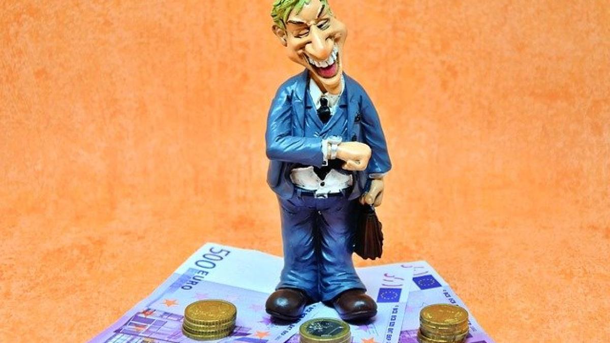 money_3120527_640_23895400