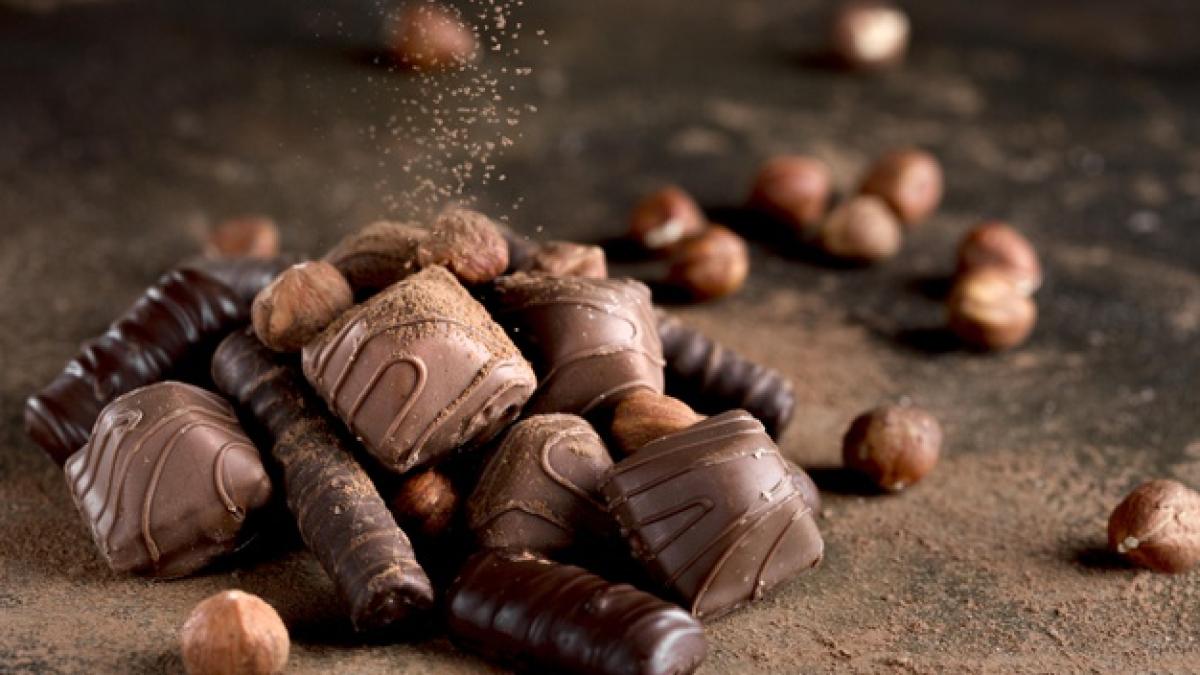 close_up_view_delicious_chocolate_assortment_23_2148549915_10136600