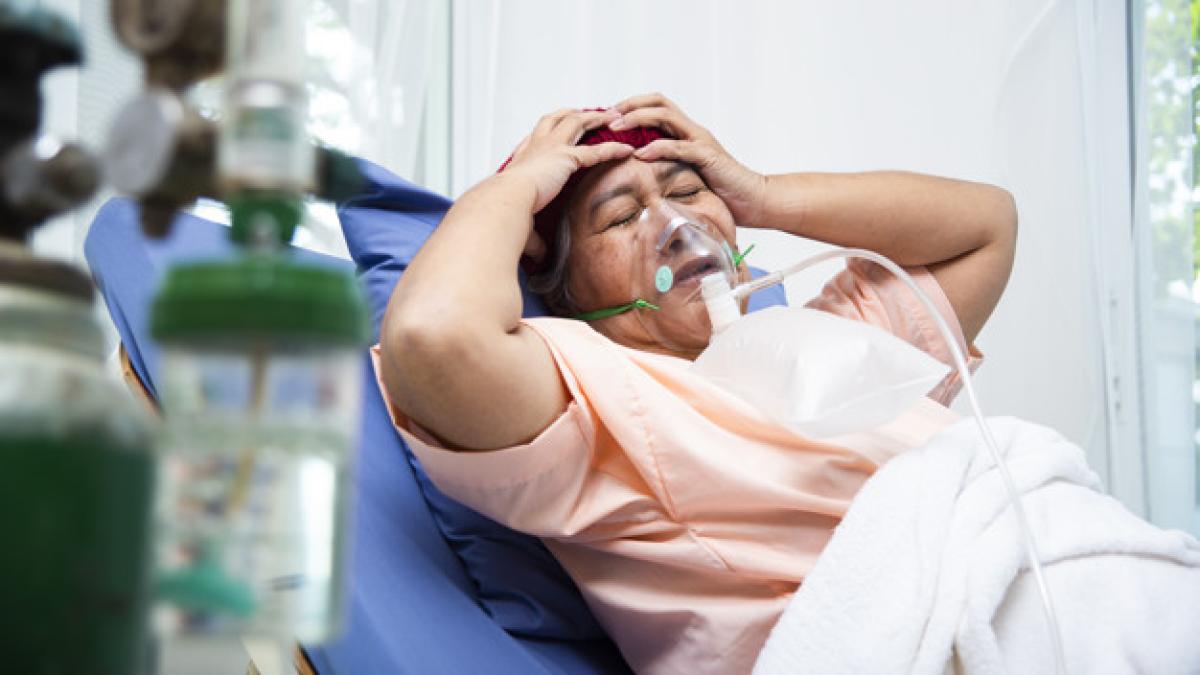 asian_elderly_woman_patients_headache_hospital_1150_20441_23025200