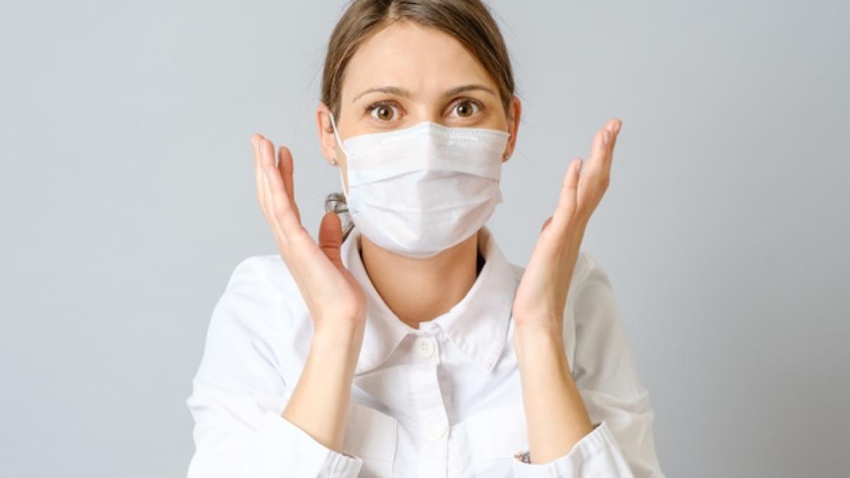 surprised_doctor_mask_isolated_146377_4024_68103200