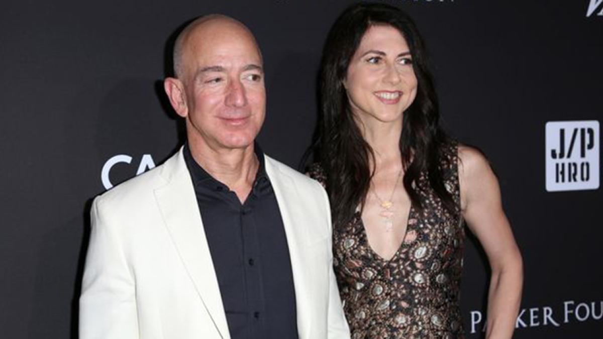 mackenzie_bezos_55723500