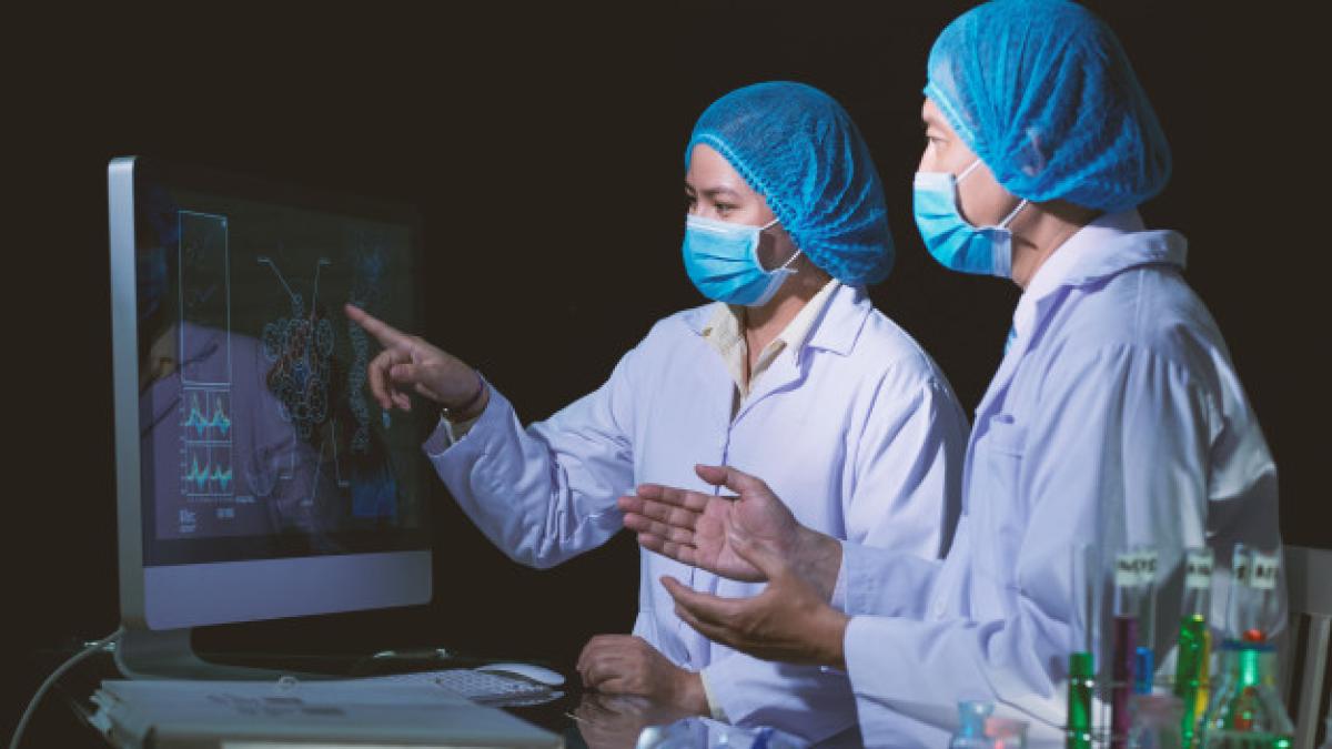 asian-microbiologists-wrapped-up-discussion_1098-17101_27745500