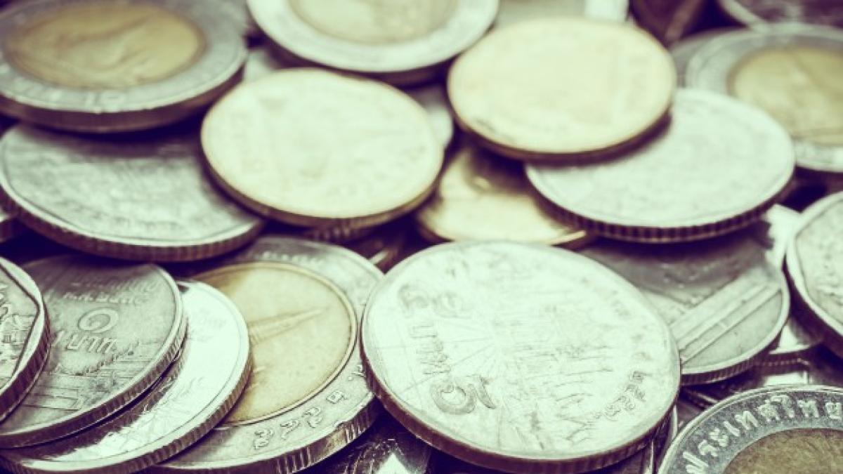 english-white-head-money-exchange_1203-5377_25324500