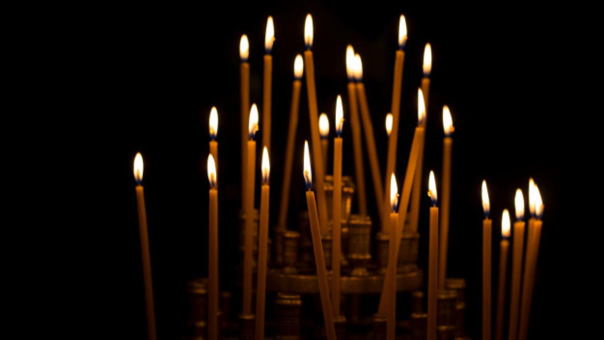 burning-candlelight_67618-857_51895700