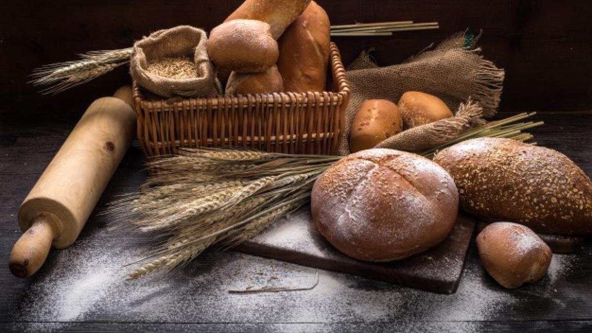 rye-sliced-bread-table_1112-1264_41358300