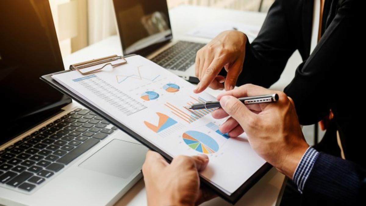 workplace_results_professional_report_accounting_during_1418_61_37246500