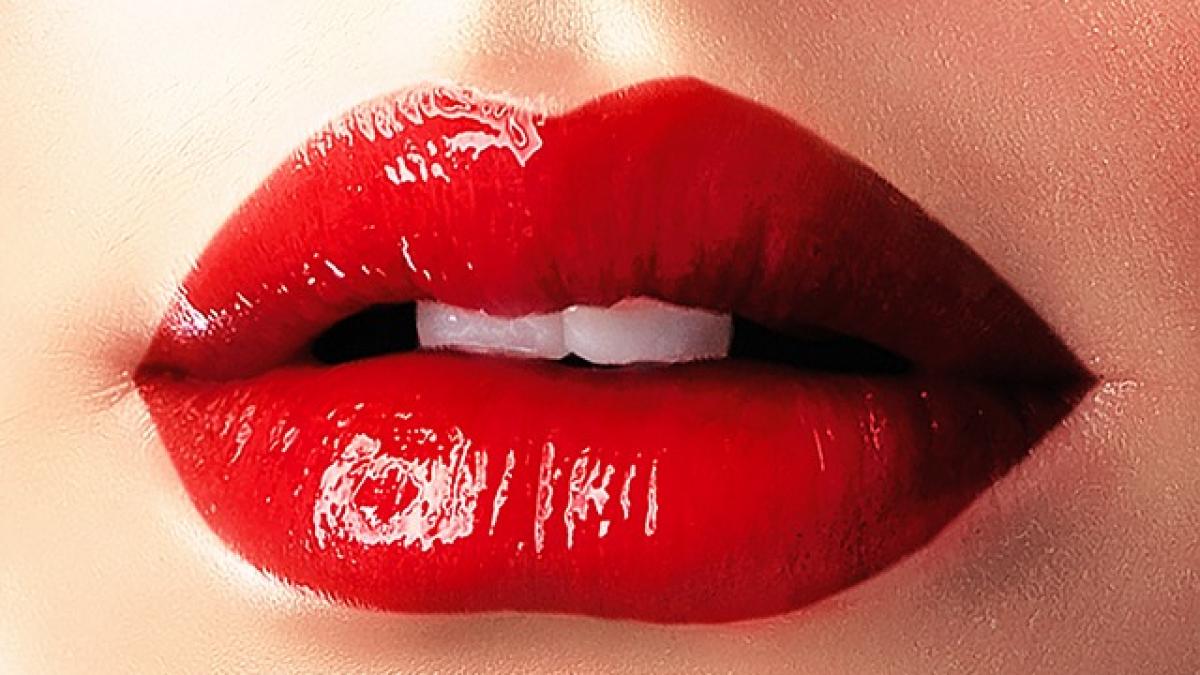 lips-1991471_640_22302000