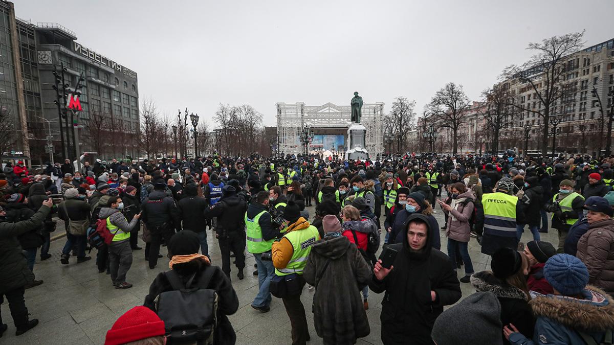 Moscova FIERBE! Poliția, în acțiune, Este începutul SFÂRȘITULUI VIDEO