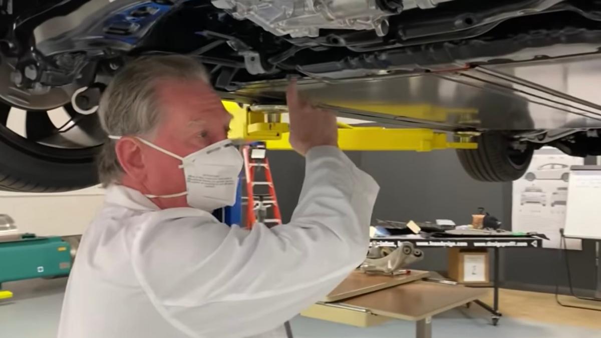 tesla-model-y-teardown-hero_98649200