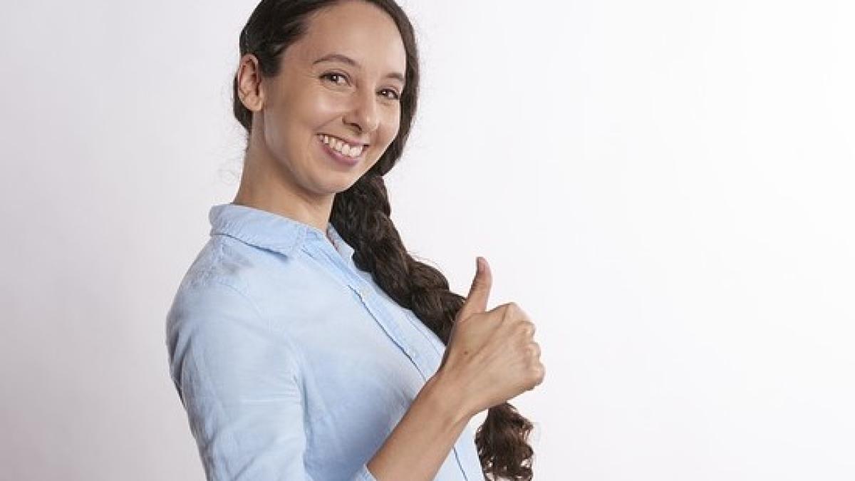 young-3061652_640_13832600