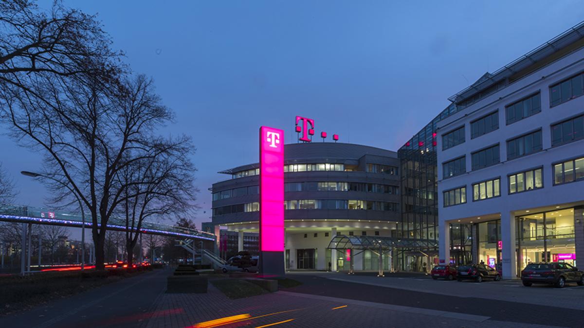 dl_zentrale_nacht_3_en_60880500