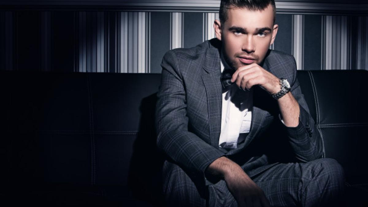 handsome-man-suit_144627-4076_90067400