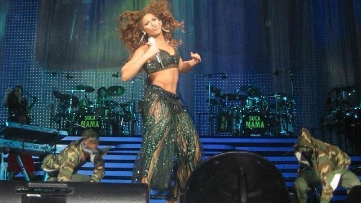 beyonce_baby_boy_dancing_78831600