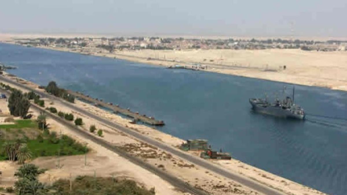 suez1_76952100