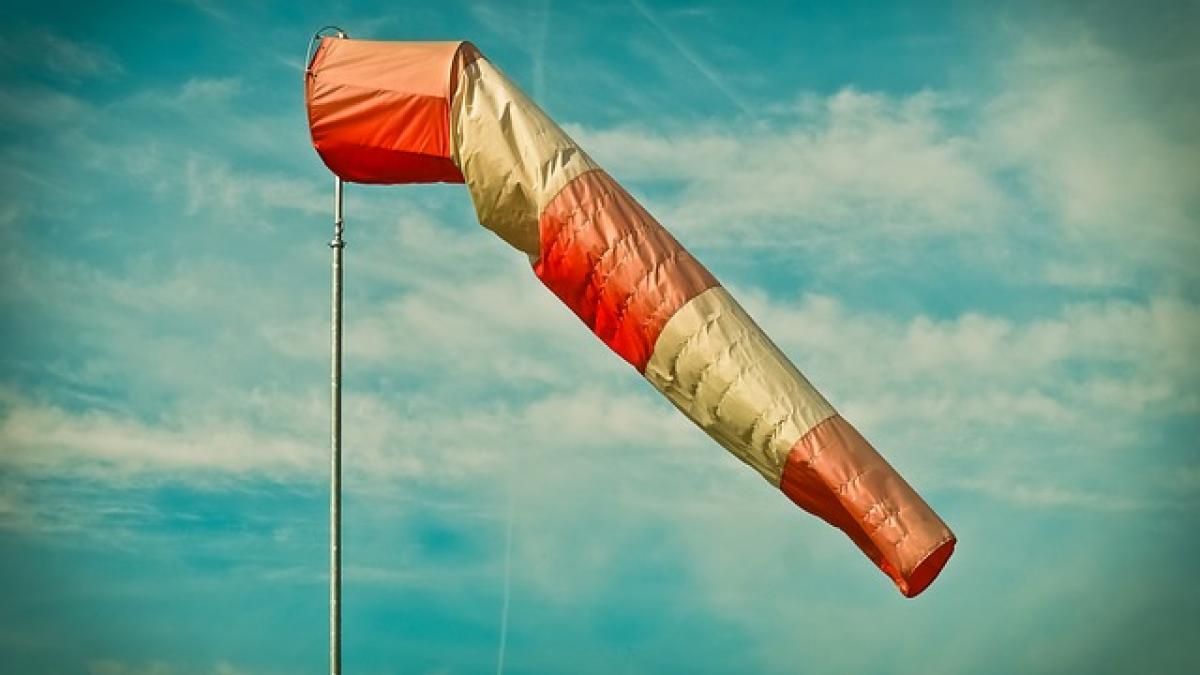 wind-sock-1696481_640_03181900