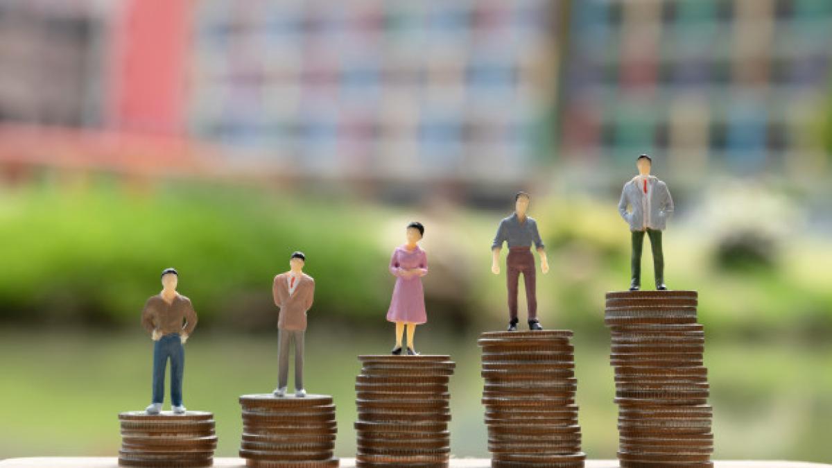 market-share-challenge-competitor-excellent-growing_1150-18252_96902800