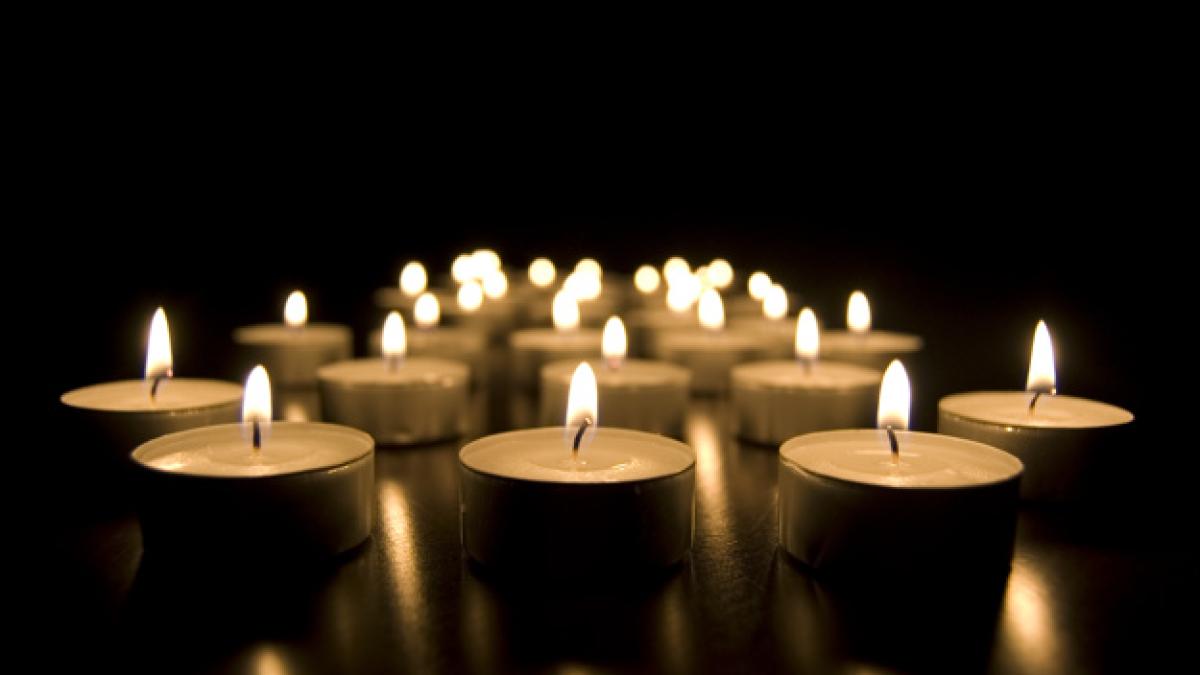 burning-candles_1204-34_24838000