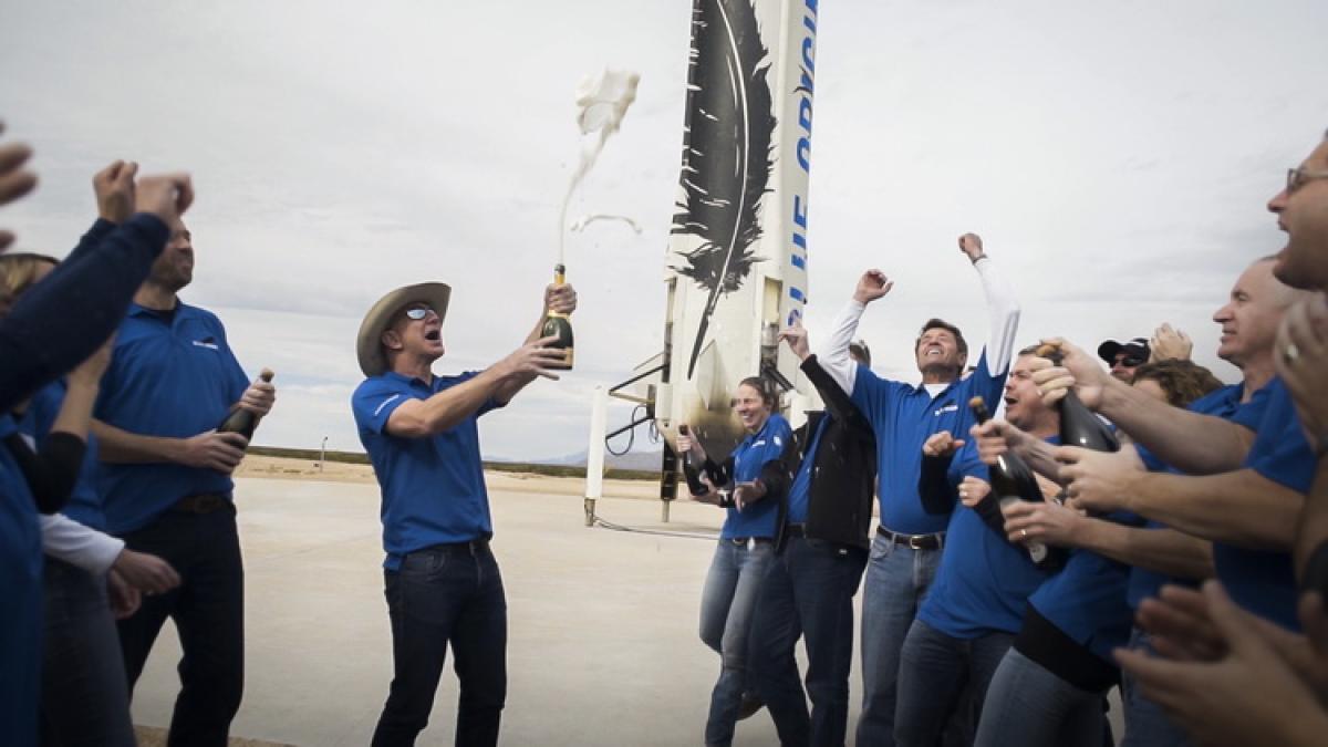 blueorigin_newshepard_celebration_resize_41611800