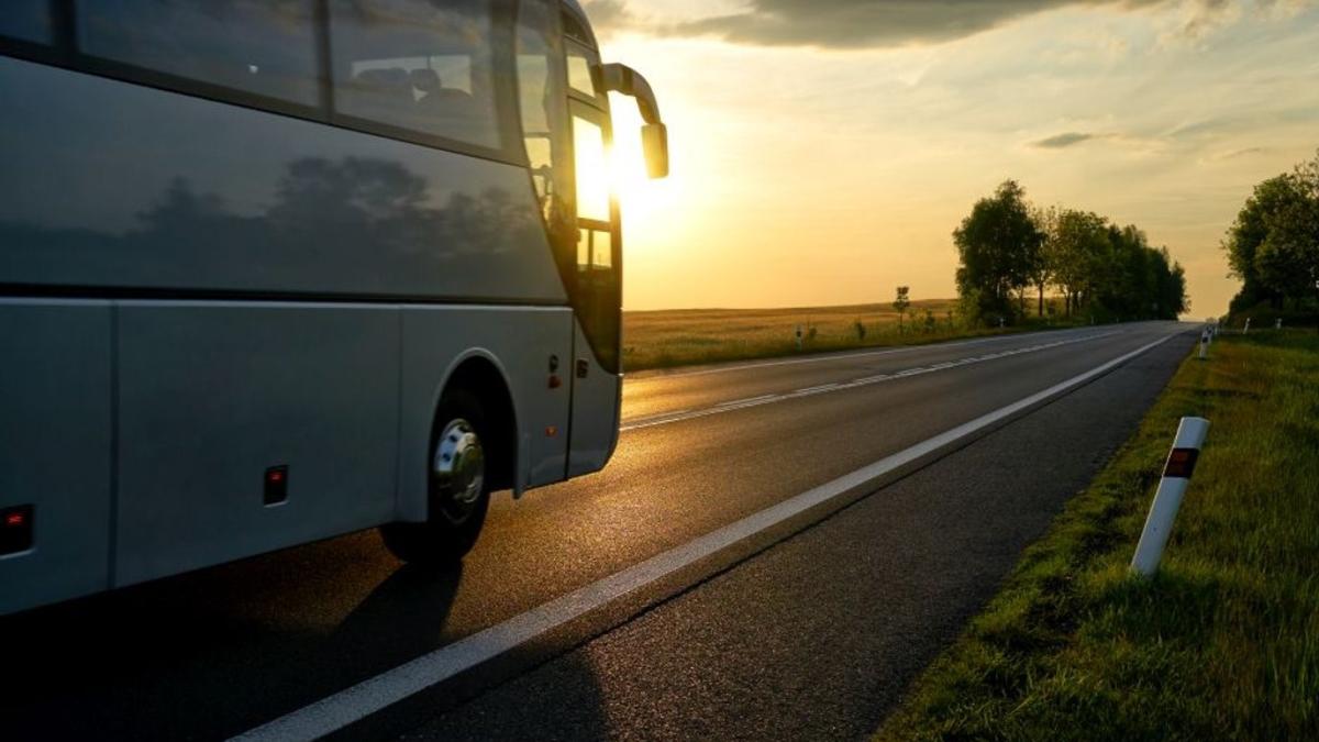 servicii-profesionale-de-inchirieri-autocare-si-microbuze-moderne_40097400