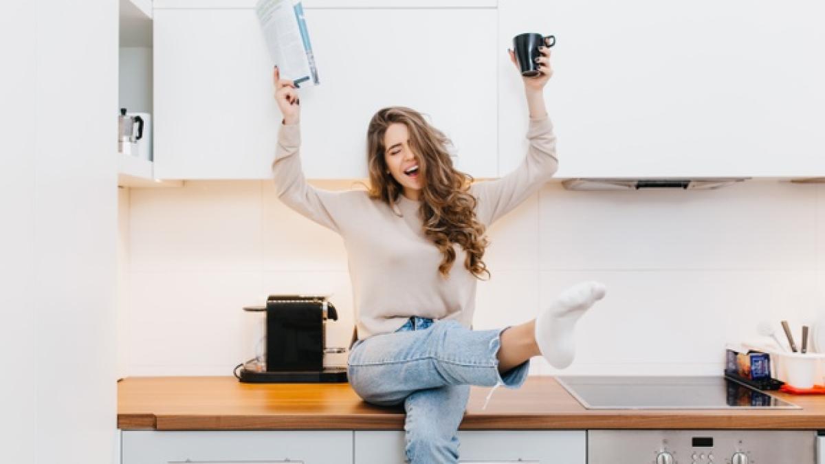 femeie-ziar_23159500