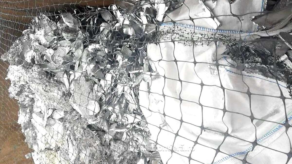 1621851863375-11974-s4_52000900