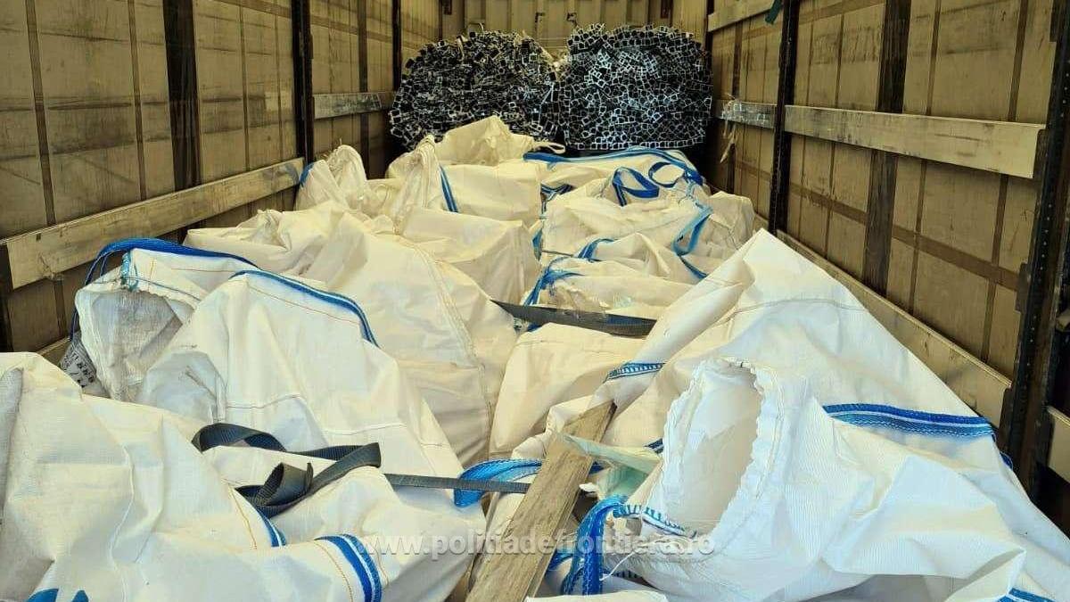 1621935132211-c778ee643aa84b98af79e39db1b9dcde-s4_17656400