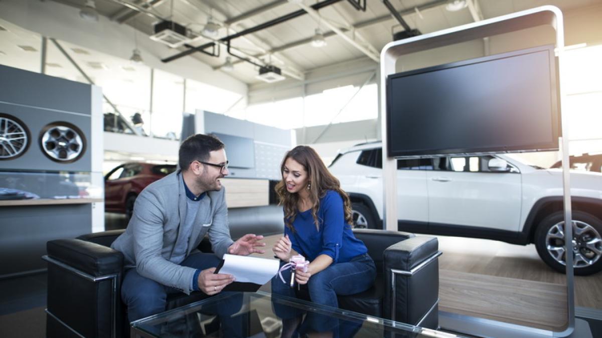 people-vehicle-dealership-buying-new-car_resize_78315900