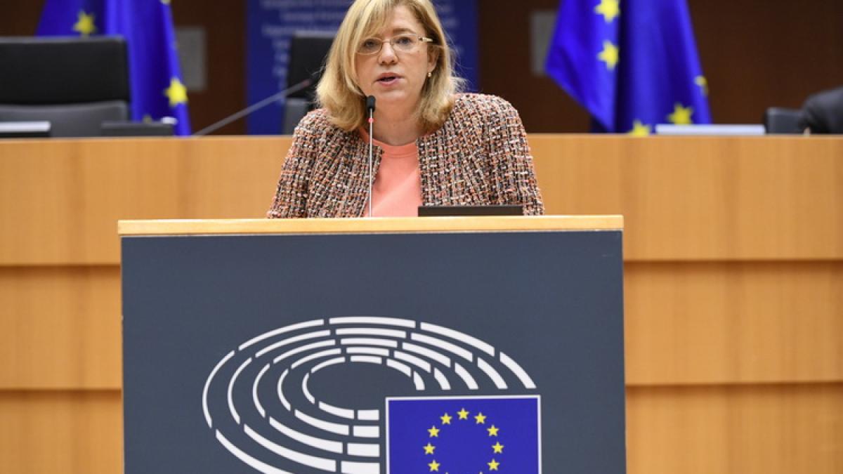 corina-cretu_resize_94015400