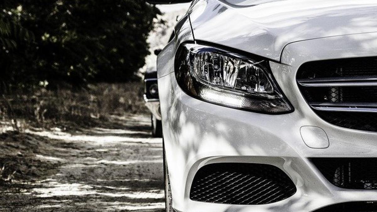 mercedes-benz-841465_640_01338100