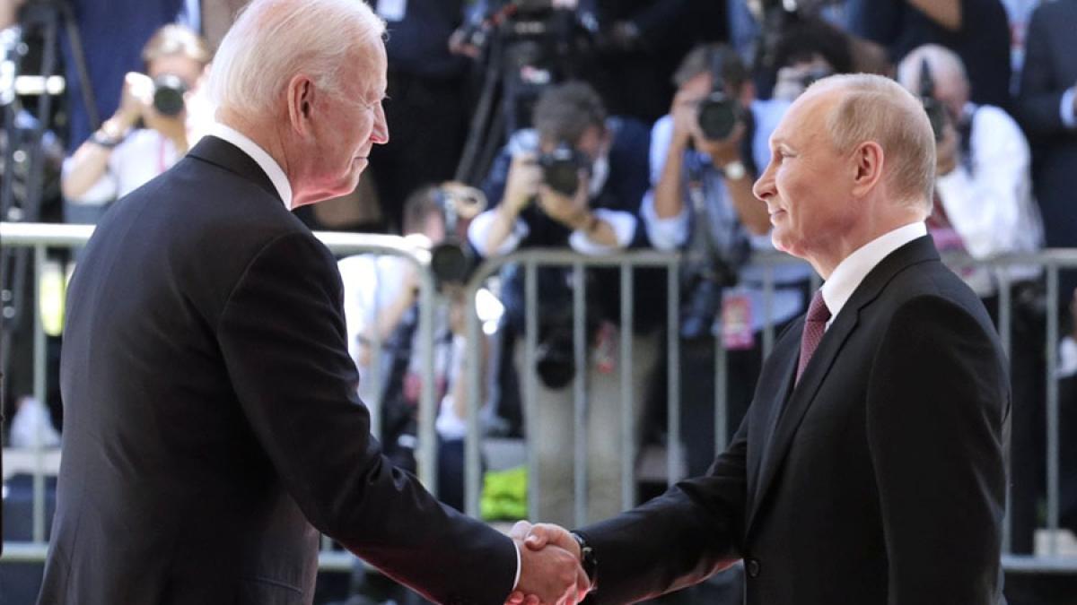 biden-putin_27154900