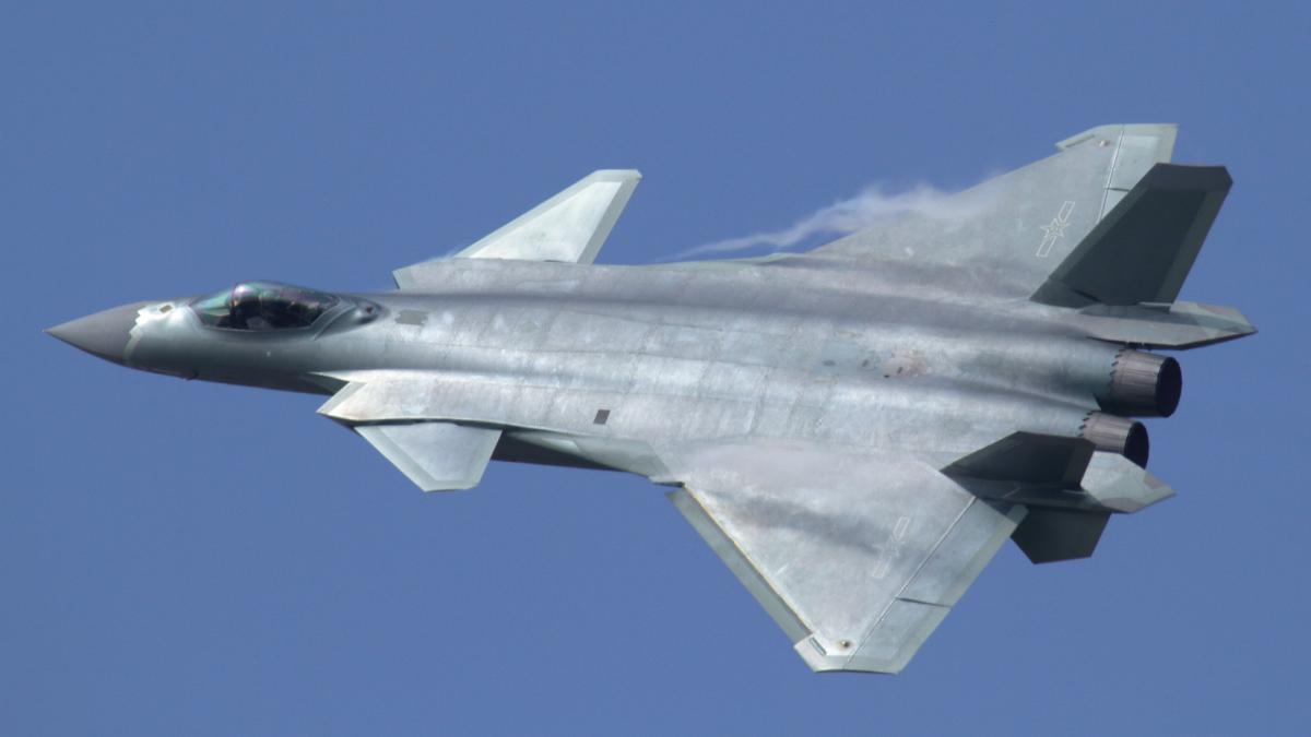 j-20_at_airshow_china_2016_27342300