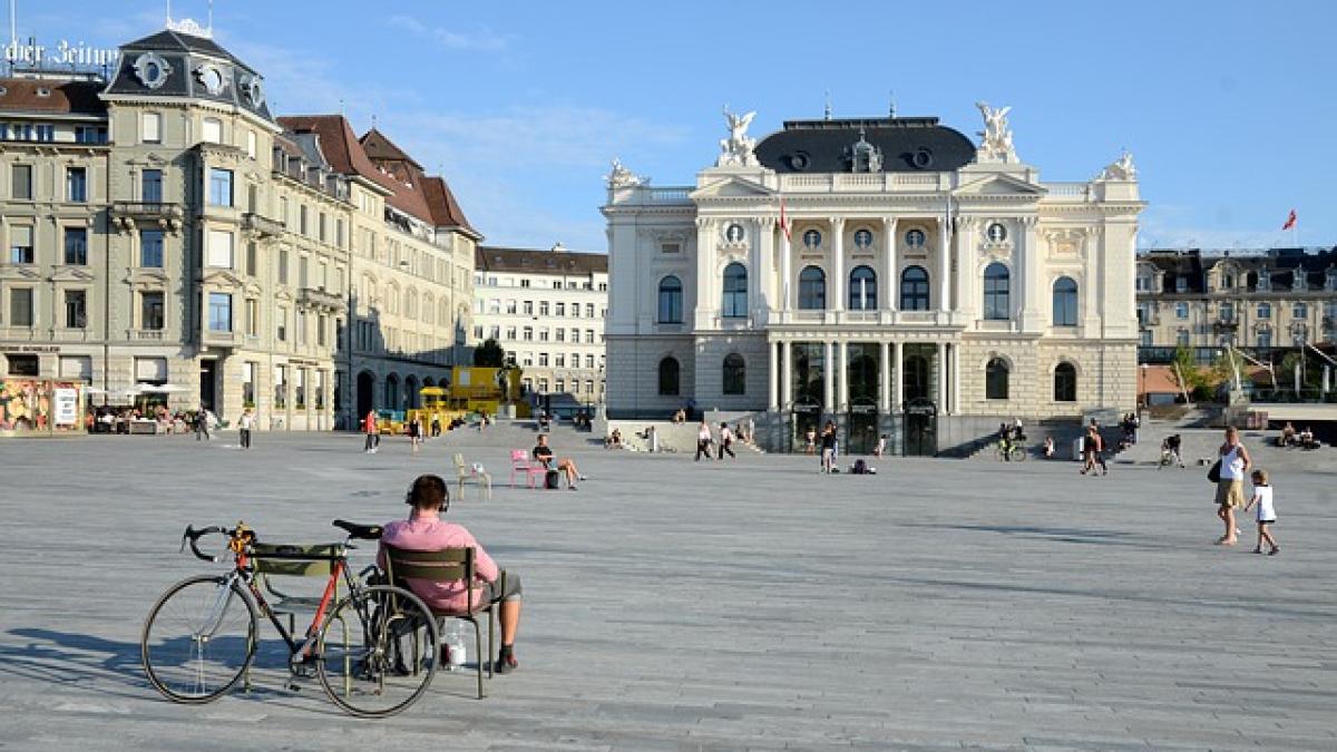 zurich-opera-house-2213737_640_03189700
