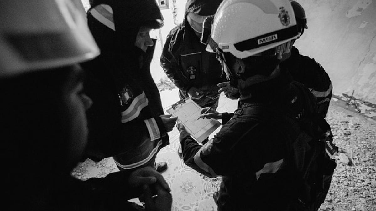 Bloc PRĂBUȘIT în Florida. Se caută supraviețuitori  VIDEO